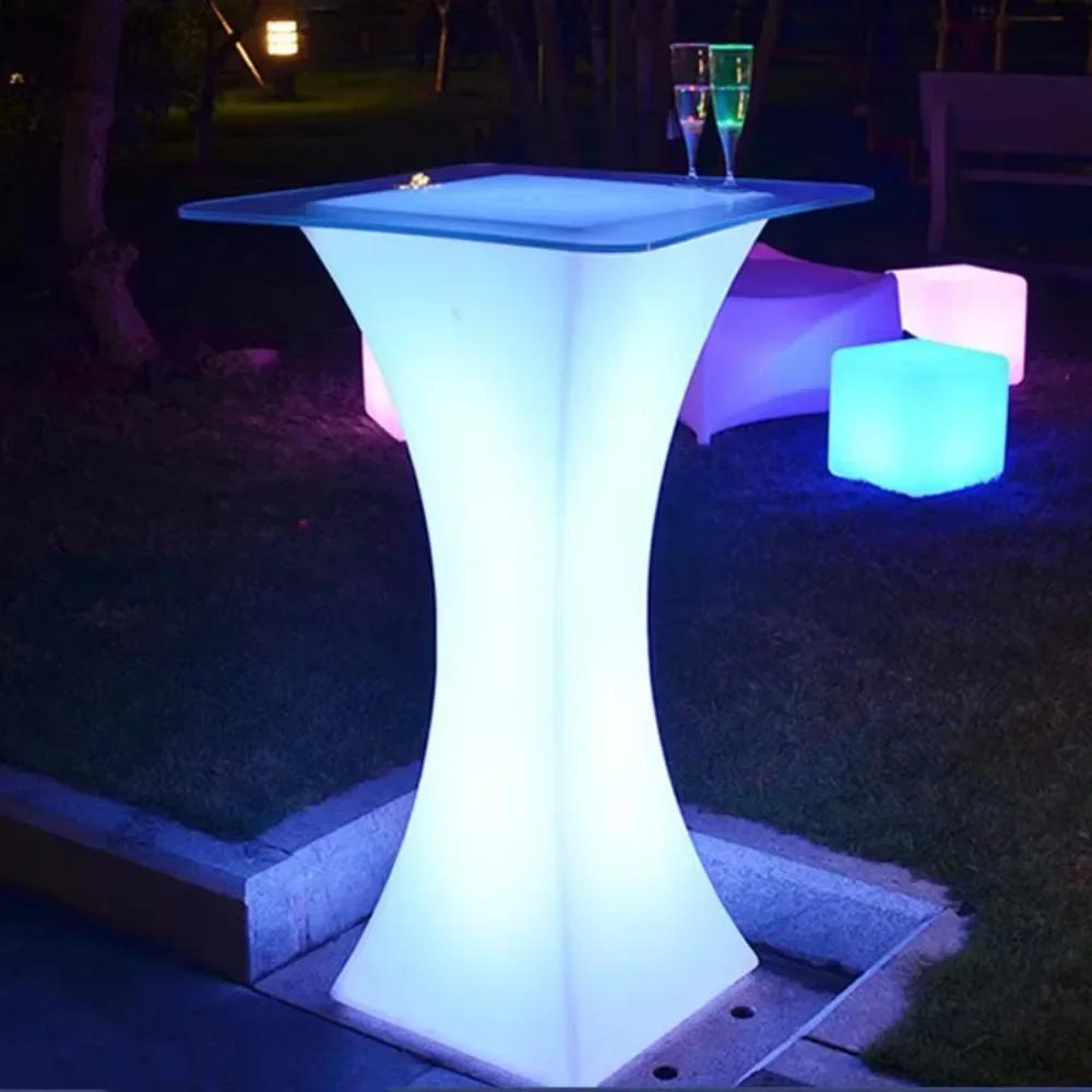 Outdoor Furniture Dubai - เฟอร์นิเจอร์พลาสติกเรืองแสง LED สำหรับภายนอกอาคาร ดีไซน์ทันสมัยในดูไบ
