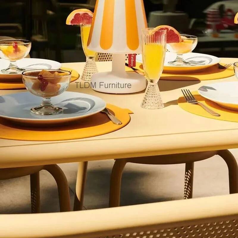 ชุดโต๊ะอาหารกลางแจ้งแบบมินิมอล - Outdoor Furniture Green บทวิจารณ์และราคา
